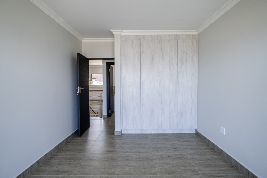 4 Bedroom Property for Sale in Wavecrest Eastern Cape